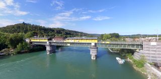Drohnenfoto: Rheinbrücke Bahnstrecke Koblenz - Waldshut